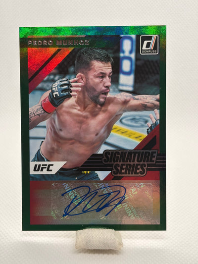 Pedro Munhoz Signature Series Auto Green Holo #SS-PMZ | 2022 Panini Donruss UFC