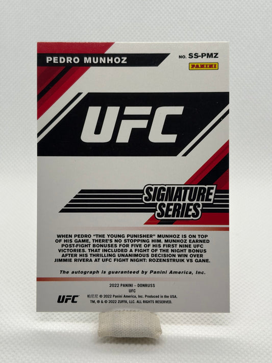 Pedro Munhoz Signature Series Auto Green Holo #SS-PMZ | 2022 Panini Donruss UFC